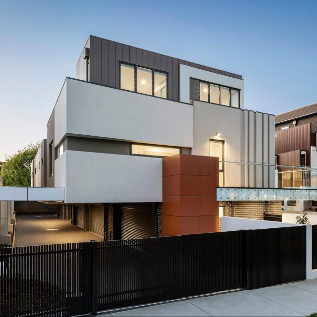 modern-house-facade-2021-08-27-19-27-44-utc-e1677554883605.jpg